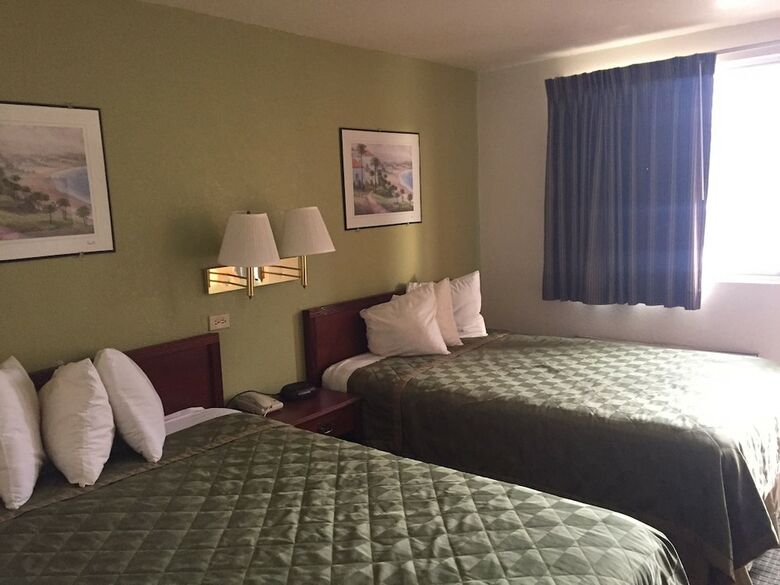 Hotel Farmington Inn