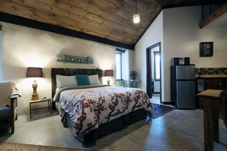 Hotel Owl's Nest Suites