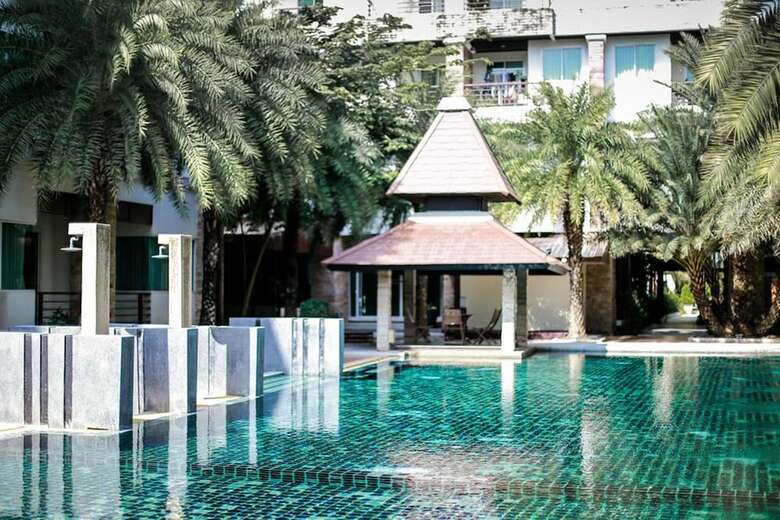 Hotel Karabuning Resort And Residence