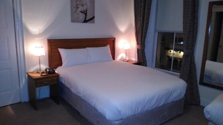 Posada Brogans Bar & Guesthouse