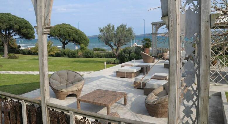 Hotel H�tel Villa Les Rosiers