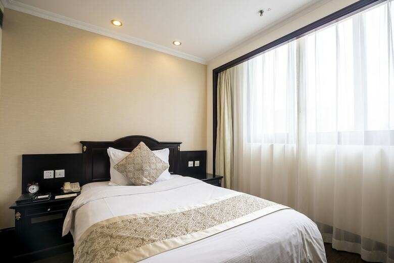 Greenland Jiulong Hotel