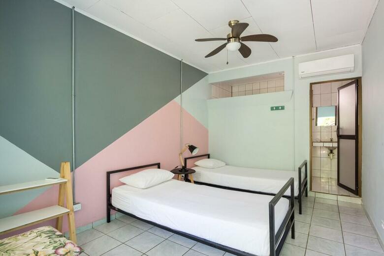 Hostal Selina Jaco