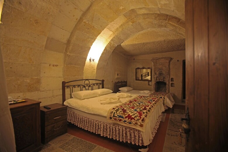 Hotel Tulip Cave Suites
