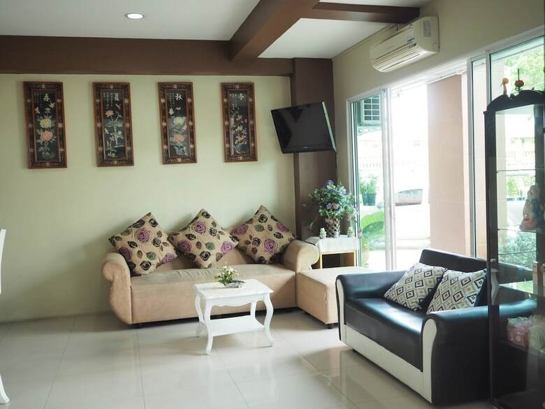 Hotel Ananya Residence Service Apartment