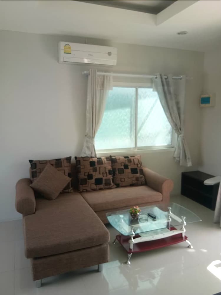 Hotel Ananya Residence Service Apartment