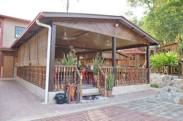 Borneo Tree House