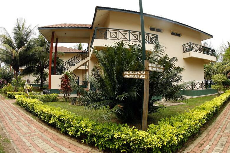 Hotel The Qamar Paka