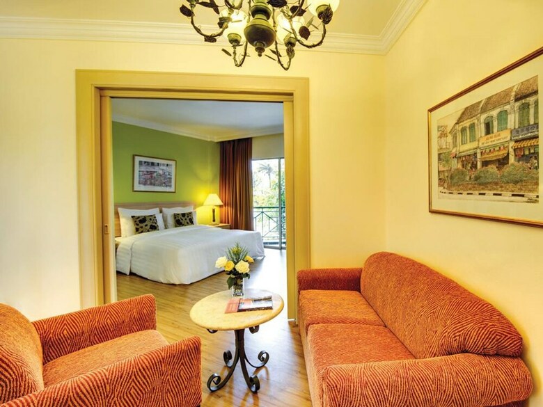 Hotel The Qamar Paka