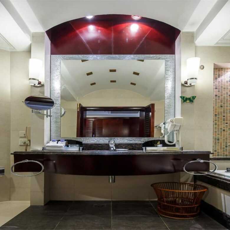 City Hotel
