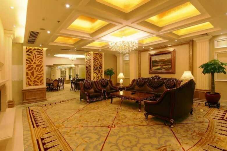 City Hotel