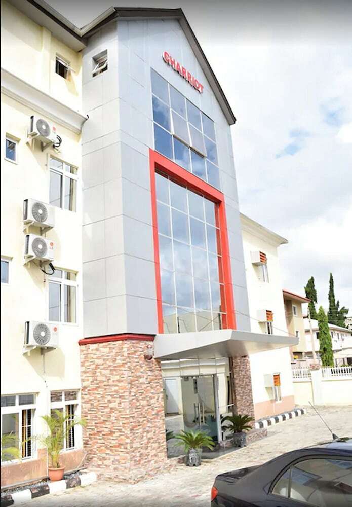 Chariot Hotel
