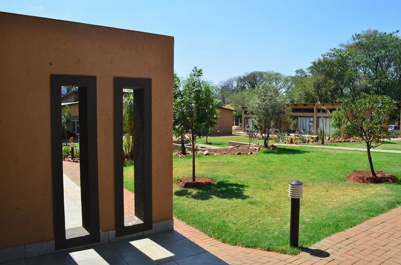Hotel Manor Hills Guest Lodge