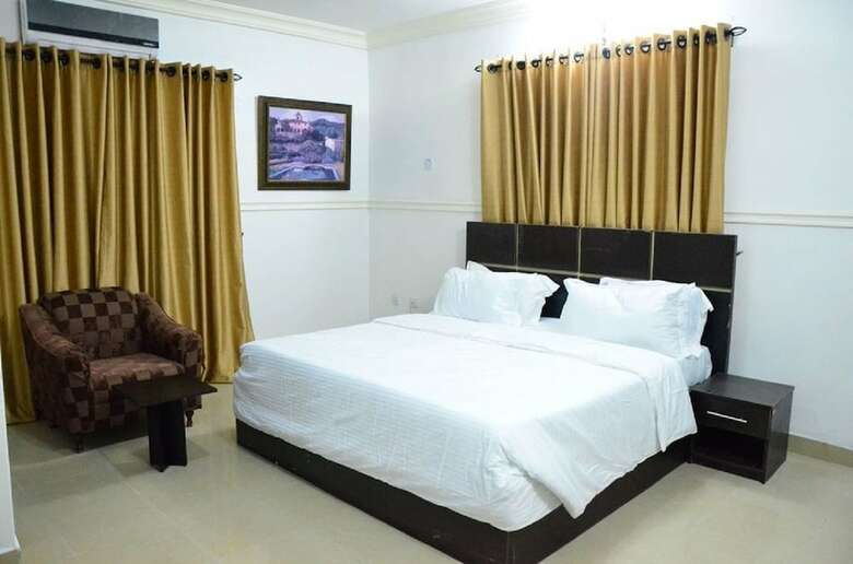 Hotel Bjorne Suites