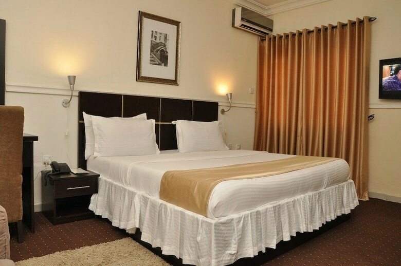 Hotel Bjorne Classic Suites