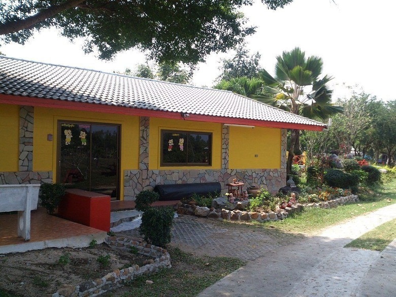 Hotel Suan Phueng Pa Wai Resort