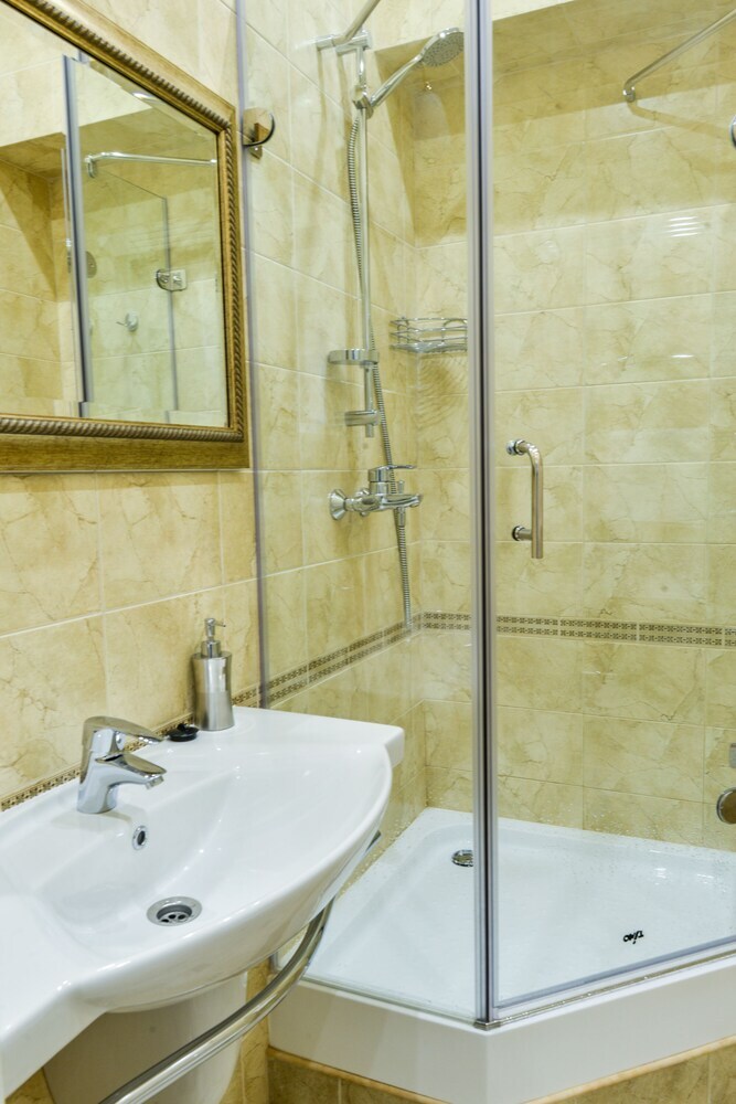 Nevsky Row Hotel - Nevsky 106