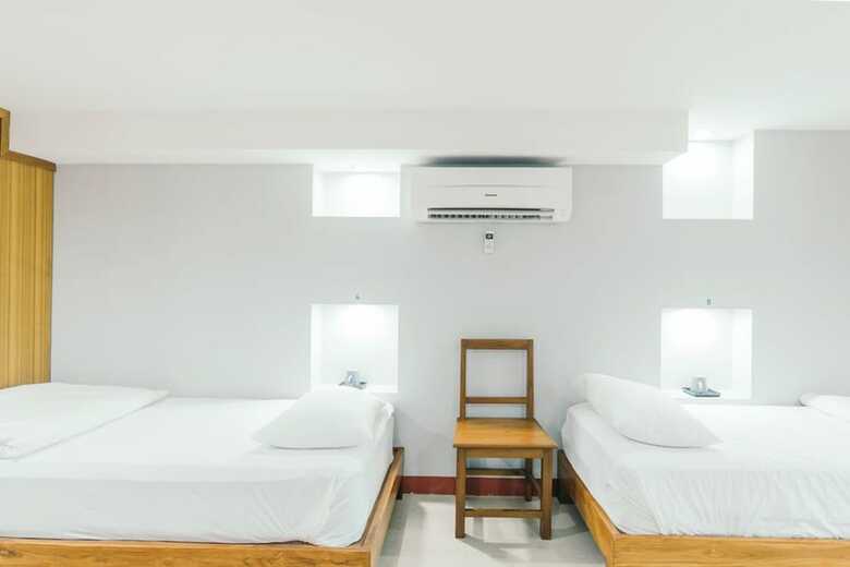 Hostal Rada Arak Hostel