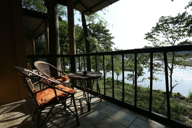 Jungle Villa Resort