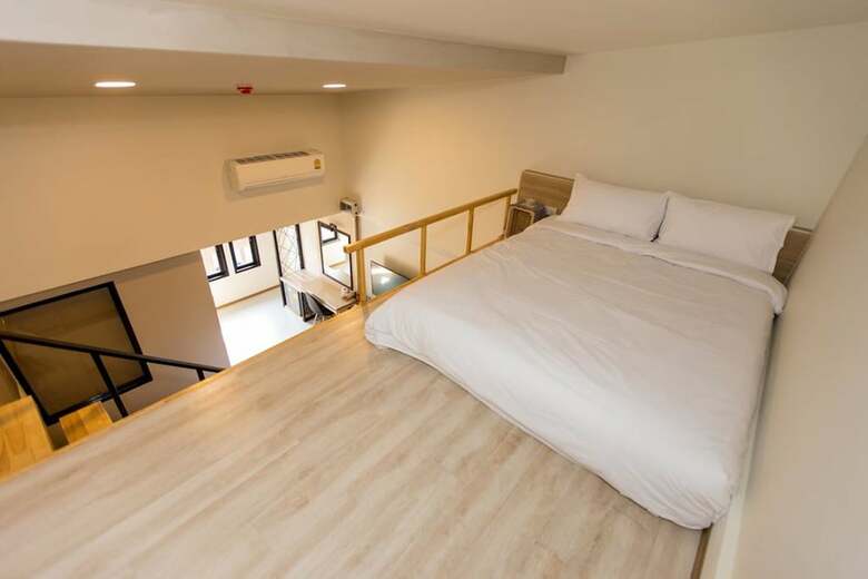 Hotel Tuck Me In