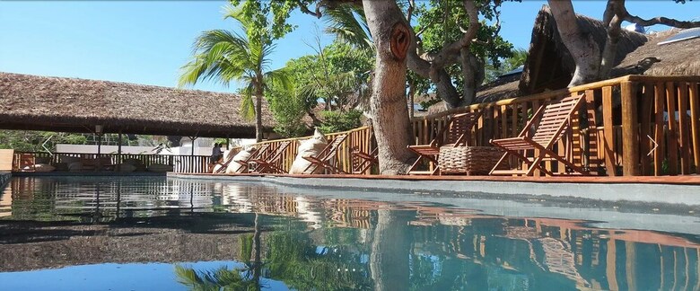 Hotel Hurricane Jeri Gardens