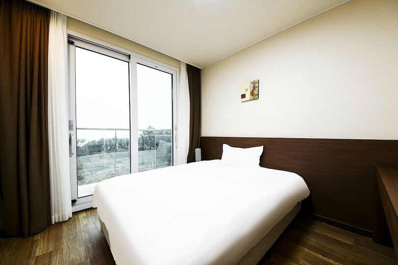 Jeju Ocean Blue Hotel