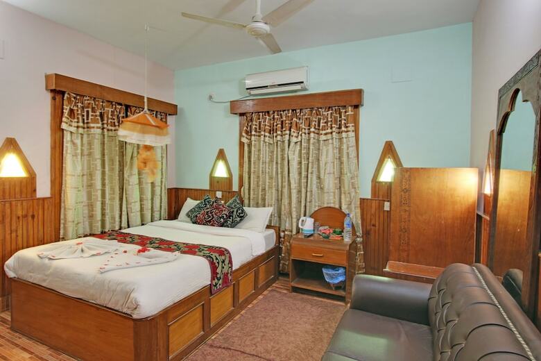 Hotel Riverside