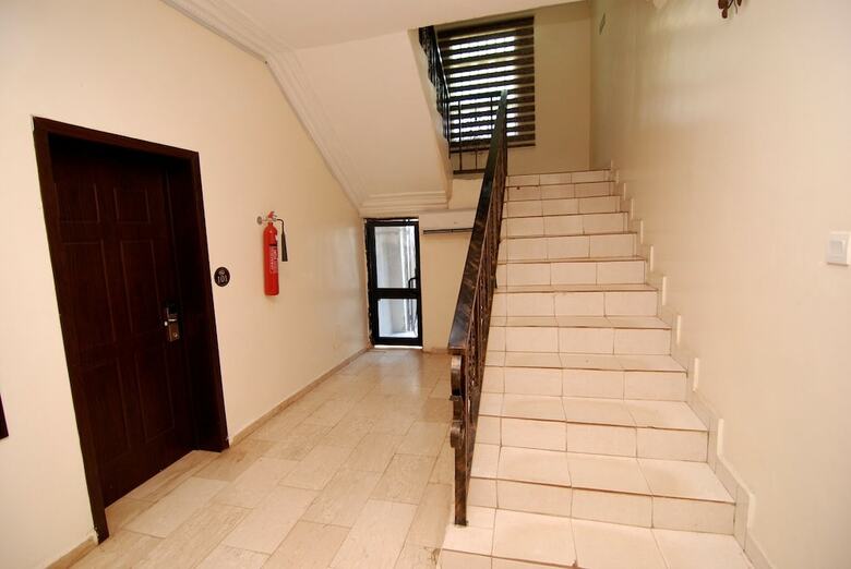 Hotel Vine Apartments & Resort