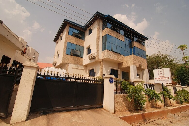 Hotel Vine Apartments & Resort