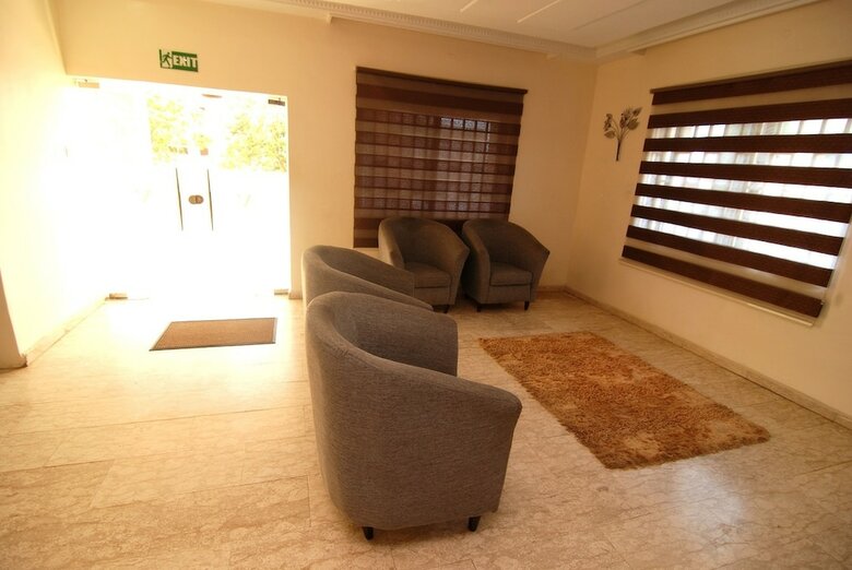 Hotel Vine Apartments & Resort
