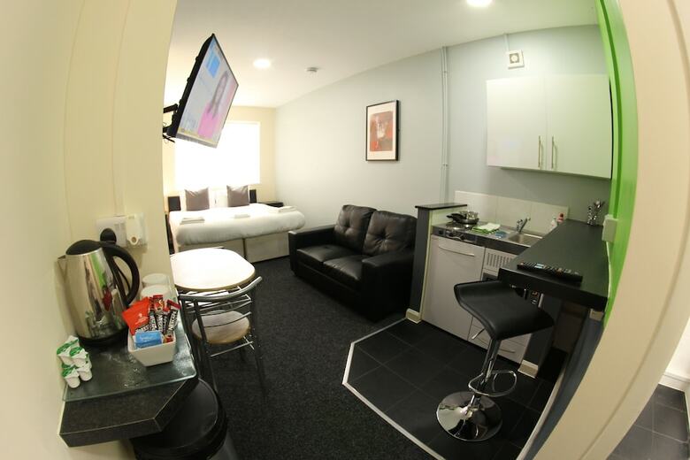 Apartamentos Lymedale Suites