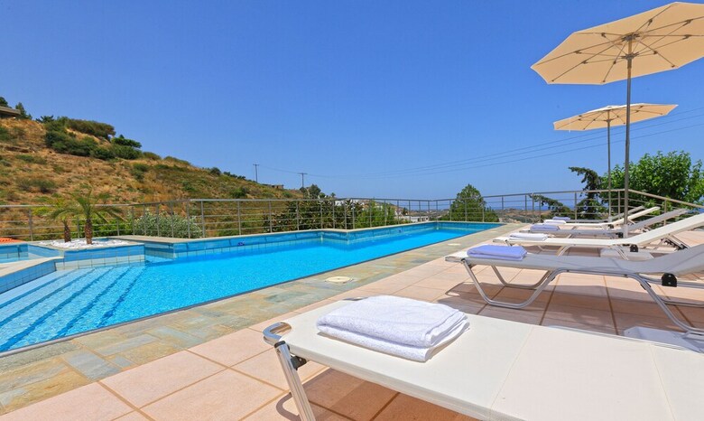 Keramos Villa And Apartments