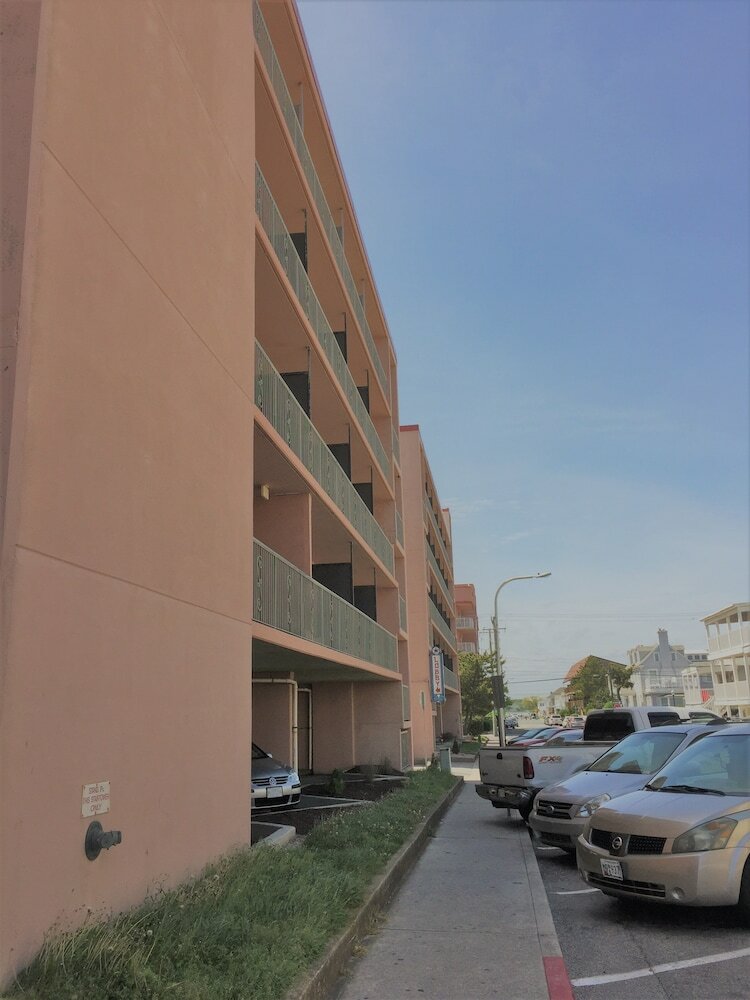 Hotel Americana Motor Inn