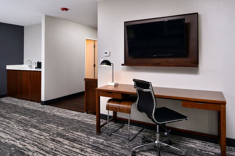 Hotel Four Points By Sheraton Omaha Midtown