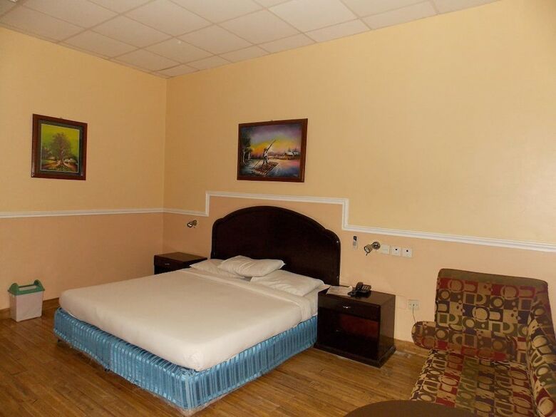 Hotel Arcade Suites
