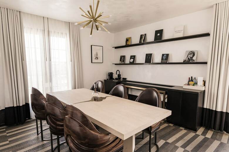Kimpton La Peer Hotel