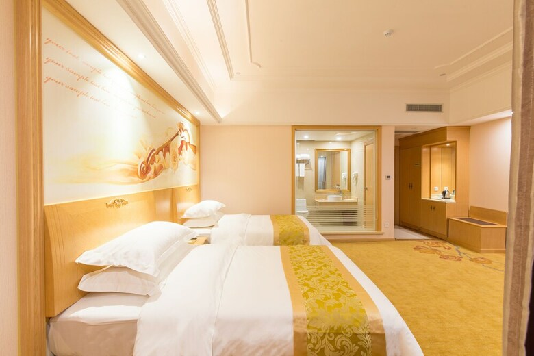 Royale International Hotel