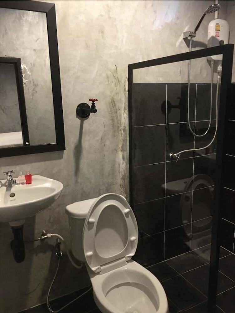 Hotel Loftel At Nakhon