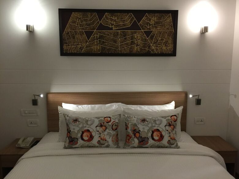 Lemon Tree Hotel, Sector 60, Gurugram