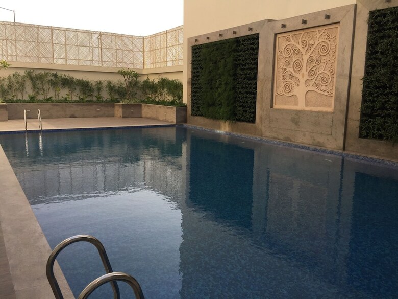 Lemon Tree Hotel, Sector 60, Gurugram