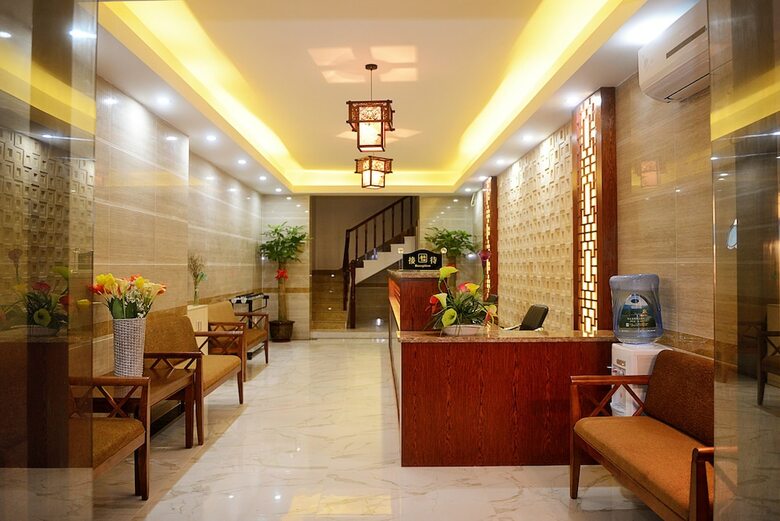 Yishang Apartment-silver Hailing Island