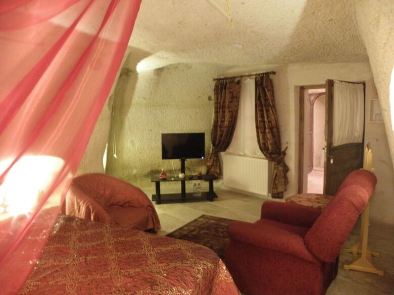 Demisos Caves The Hotel