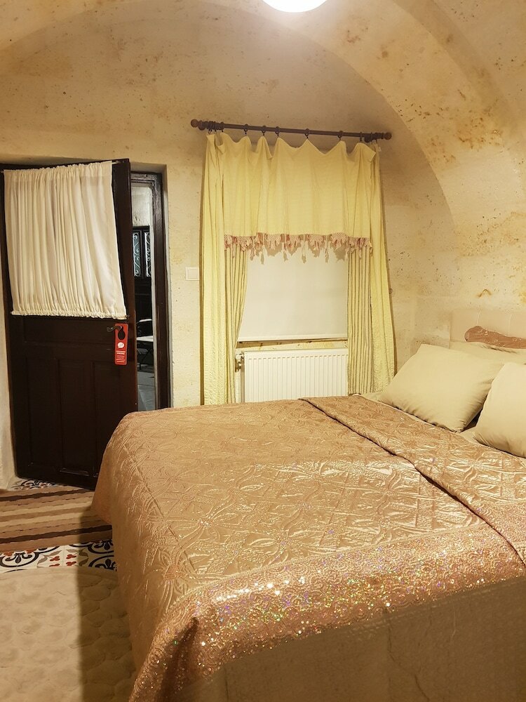 Demisos Caves The Hotel