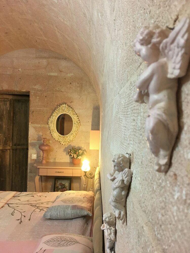 Demisos Caves The Hotel