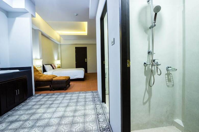 Jamadevi Hotel