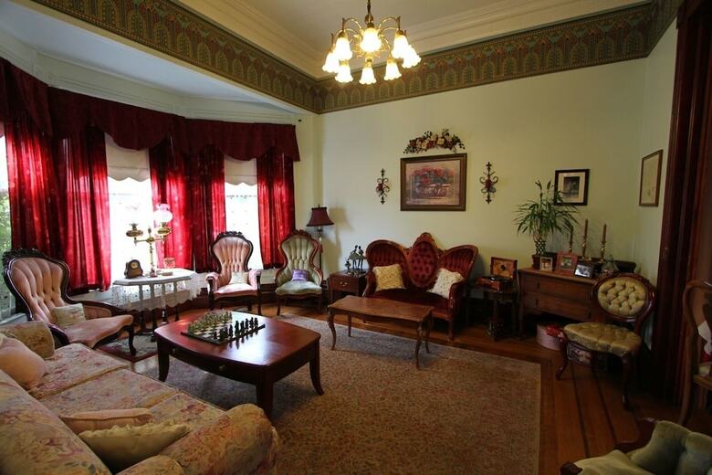 Bed & Breakfast Power's Mansion Inn