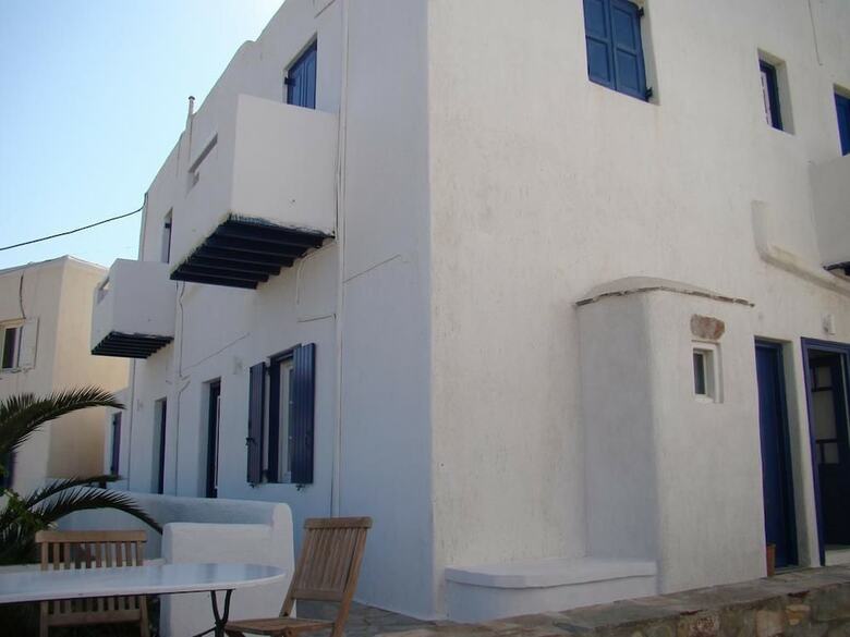 Hotel Manos Rooms