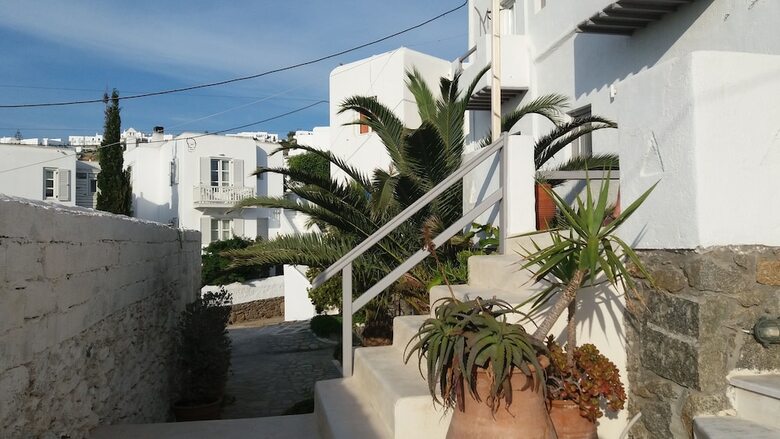 Hotel Manos Rooms