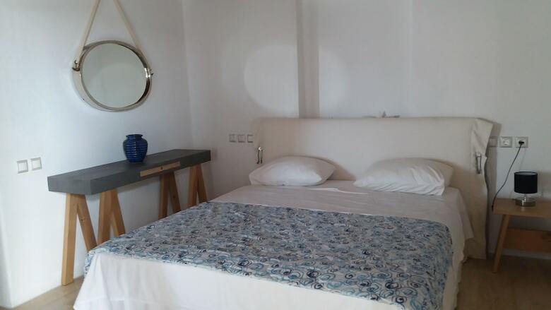 Hotel Manos Rooms