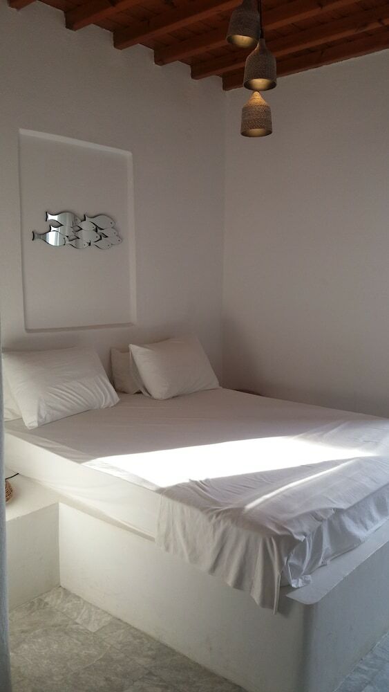 Hotel Manos Rooms